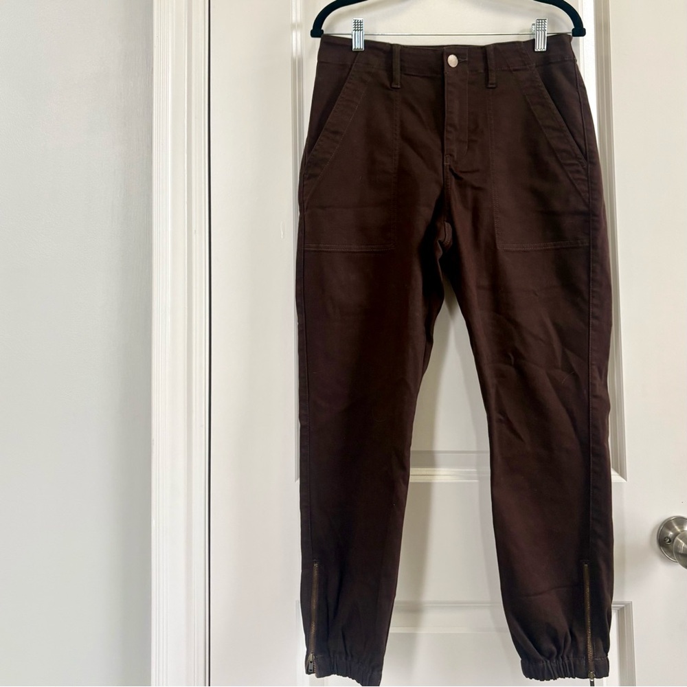 CAbi 💫 NWOT Fall 2023 Compass Pant, Chocolate Brown Joggers, Size 6, #4514